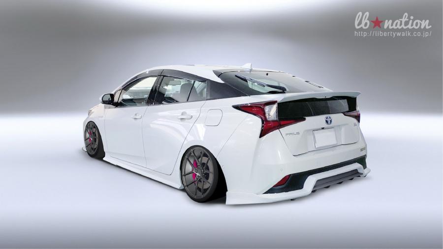 Toyota Prius by Liberty Walk 2019 года  (фото 2 из 3)